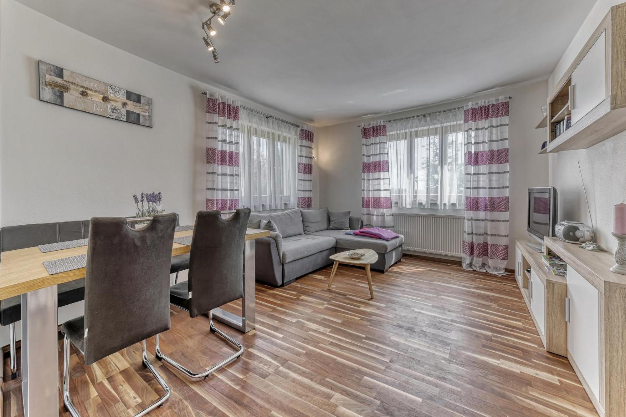 Fernblick Apartment Neukirchen vorm Wald